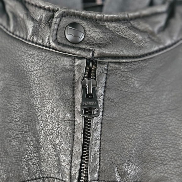 Levi’s faux black leather jacket with gray hood size Large - Picture 3 of 12